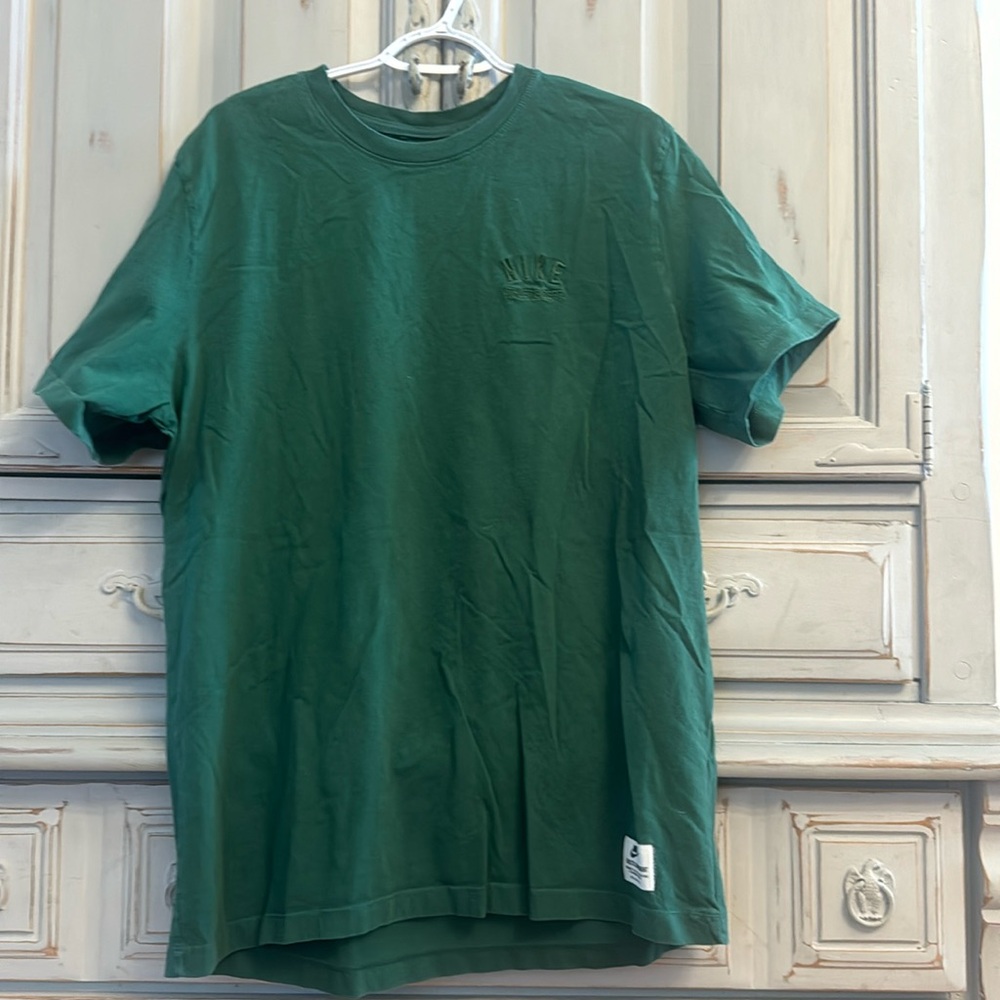 Nike Men Shirt XL The Nike Tee